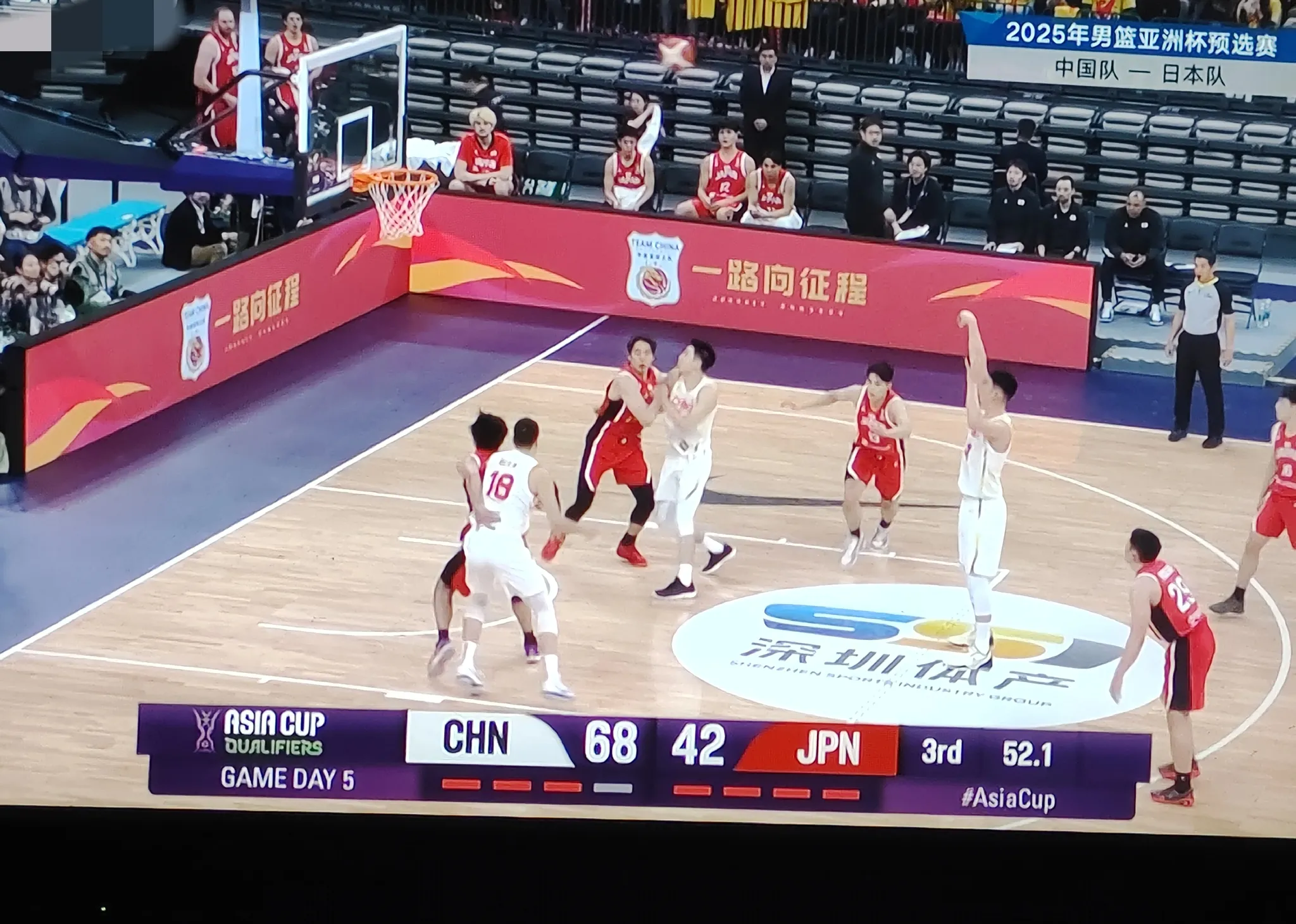 包含湖北男篮昔日辉煌已逝，面临危机的词条