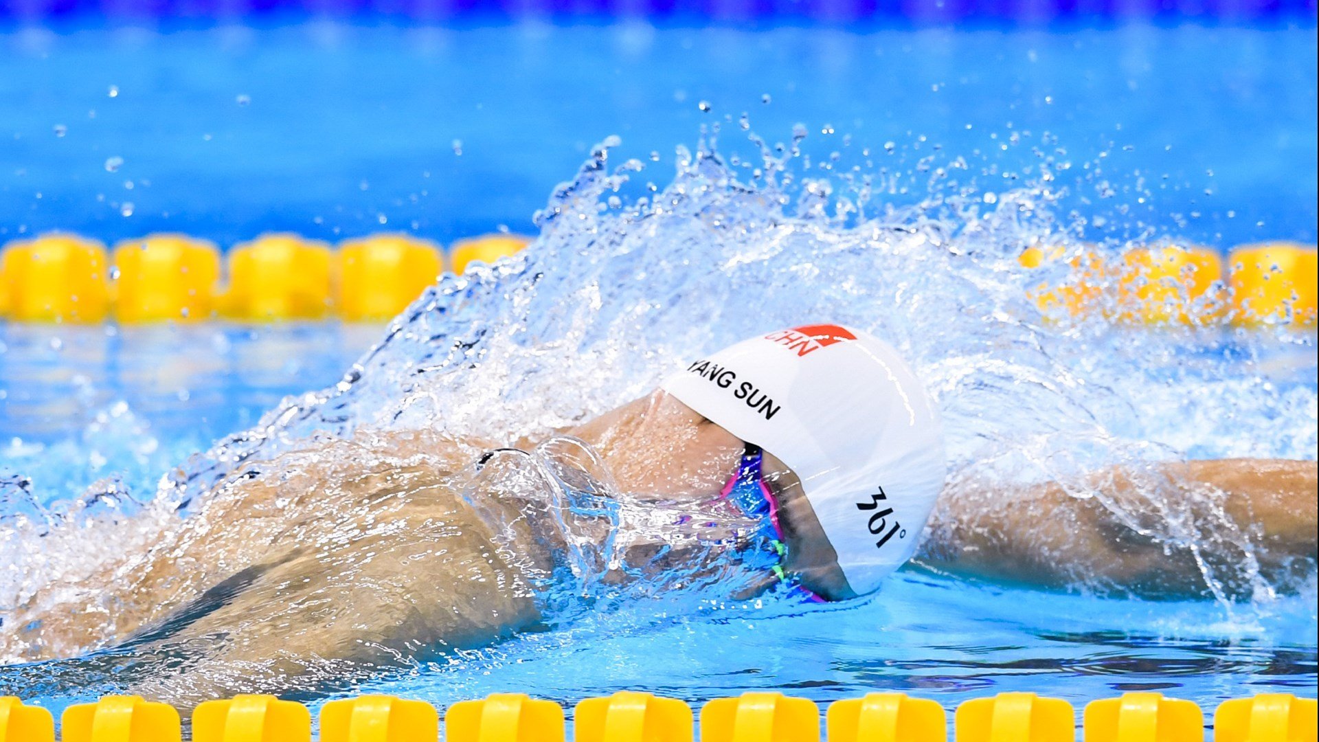 田径赛场焦点！俄罗斯队对阵中国队，爆冷逆转，黑马强势击败劲敌