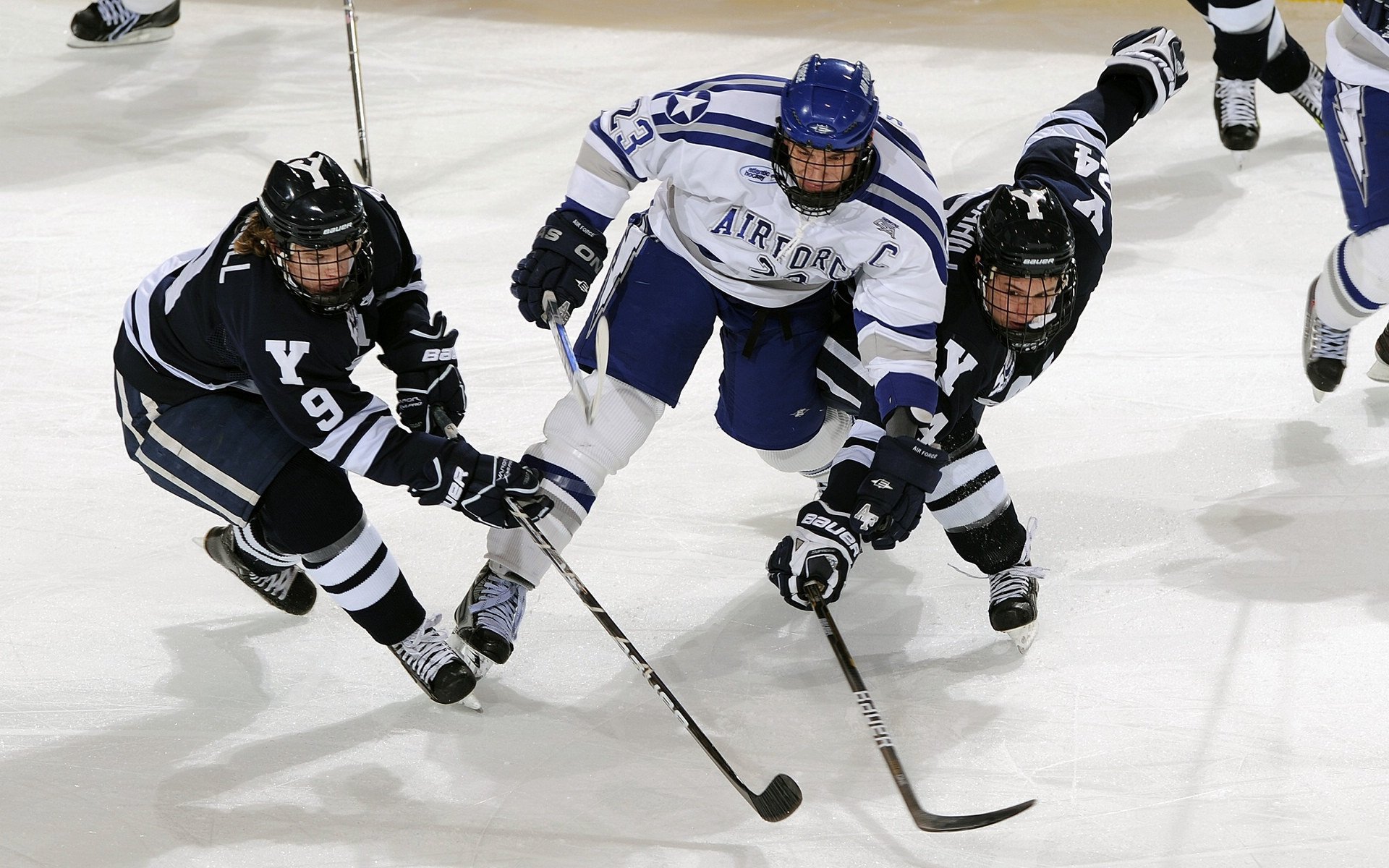 CBA季后赛最新形势:丹佛掘金高居榜首,AC米兰强势追赶,冠军归属成迷